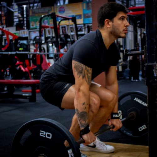 WEIGHTLIFTING GLOVES, WRIST WRAPS & LIFTING STRAPS: WHAT ARE THEY AND WHY DO YOU NEED THEM? - TWH